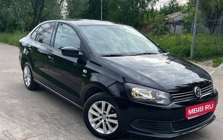 Volkswagen Polo VI (EU Market), 2013 год, 980 000 рублей, 2 фотография