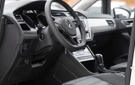 Volkswagen Touran III, 2022 год, 1 500 000 рублей, 8 фотография