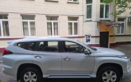 Mitsubishi Montero Sport, 2021 год, 4 100 000 рублей, 5 фотография