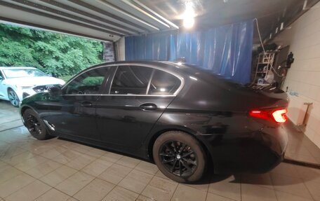 BMW 5 серия, 2020 год, 2 800 000 рублей, 3 фотография