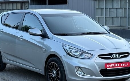 Hyundai Solaris II рестайлинг, 2012 год, 850 000 рублей, 2 фотография