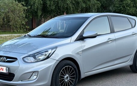 Hyundai Solaris II рестайлинг, 2012 год, 850 000 рублей, 15 фотография
