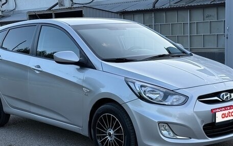 Hyundai Solaris II рестайлинг, 2012 год, 850 000 рублей, 16 фотография