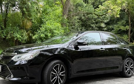 Toyota Camry, 2017 год, 2 600 000 рублей, 2 фотография