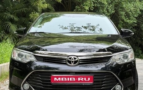 Toyota Camry, 2017 год, 2 600 000 рублей, 3 фотография
