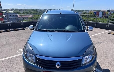 Renault Sandero I, 2013 год, 918 000 рублей, 2 фотография