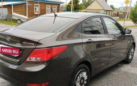 Hyundai Solaris II рестайлинг, 2015 год, 750 000 рублей, 3 фотография