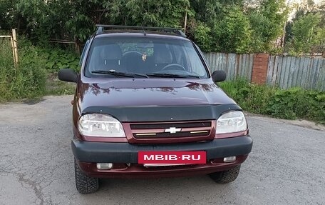 Chevrolet Niva I рестайлинг, 2004 год, 325 000 рублей, 2 фотография