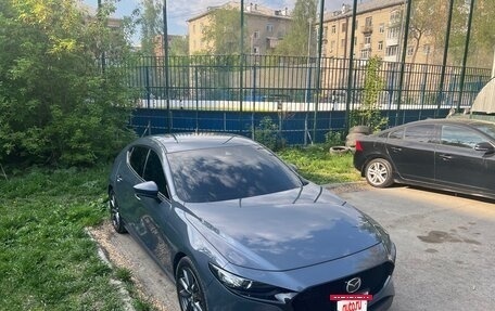 Mazda 3, 2020 год, 1 600 000 рублей, 2 фотография