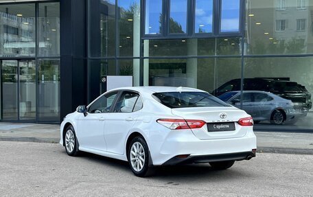 Toyota Camry, 2022 год, 3 190 000 рублей, 7 фотография