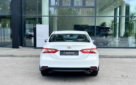 Toyota Camry, 2022 год, 3 190 000 рублей, 6 фотография
