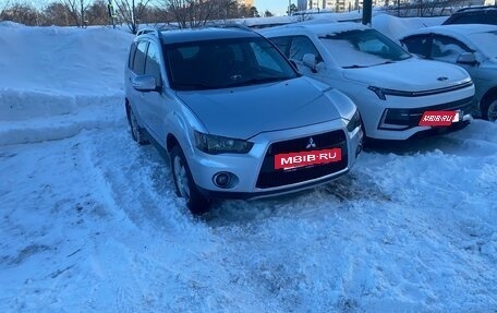 Mitsubishi Outlander III рестайлинг 3, 2009 год, 950 000 рублей, 3 фотография