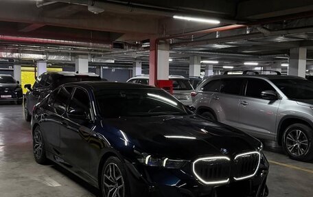 BMW 5 серия, 2025 год, 6 030 000 рублей, 3 фотография