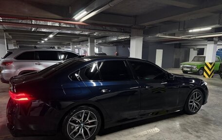 BMW 5 серия, 2025 год, 6 030 000 рублей, 5 фотография
