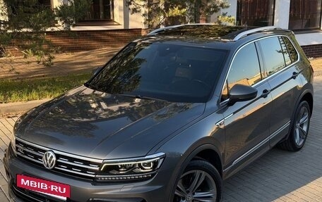 Volkswagen Tiguan II, 2019 год, 3 760 000 рублей, 2 фотография