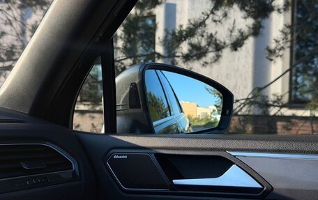 Volkswagen Tiguan II, 2019 год, 3 760 000 рублей, 11 фотография