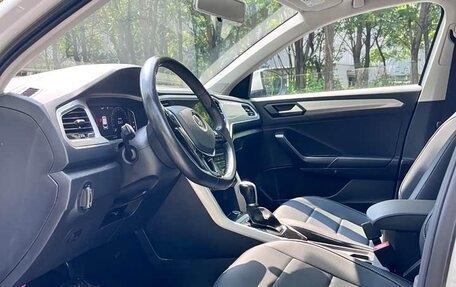 Volkswagen T-Roc I, 2022 год, 1 620 000 рублей, 8 фотография