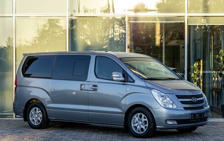 Hyundai Grand Starex Grand Starex I рестайлинг 2, 2013 год, 1 895 000 рублей, 3 фотография