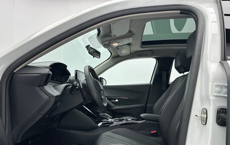 Peugeot 2008 II, 2022 год, 1 426 000 рублей, 10 фотография