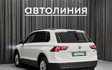 Volkswagen Tiguan II, 2020 год, 2 199 000 рублей, 5 фотография