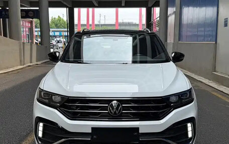 Volkswagen T-Roc I, 2023 год, 1 830 311 рублей, 1 фотография