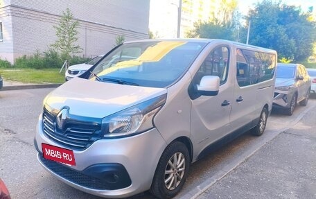 Renault Trafic, 2015 год, 1 950 000 рублей, 6 фотография