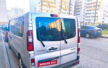 Renault Trafic, 2015 год, 1 950 000 рублей, 5 фотография