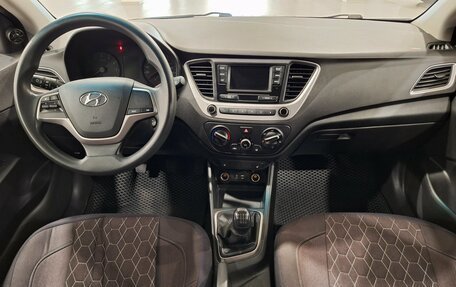 Hyundai Solaris II рестайлинг, 2017 год, 899 000 рублей, 10 фотография