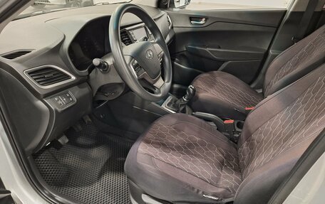 Hyundai Solaris II рестайлинг, 2017 год, 899 000 рублей, 14 фотография