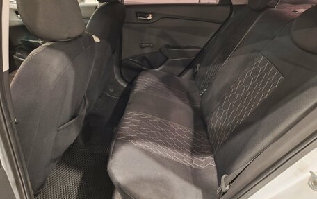 Hyundai Solaris II рестайлинг, 2017 год, 899 000 рублей, 13 фотография