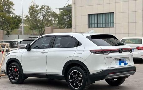 Honda Vezel, 2023 год, 1 829 000 рублей, 3 фотография