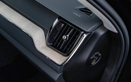 Volvo XC60 II, 2025 год, 7 800 000 рублей, 25 фотография