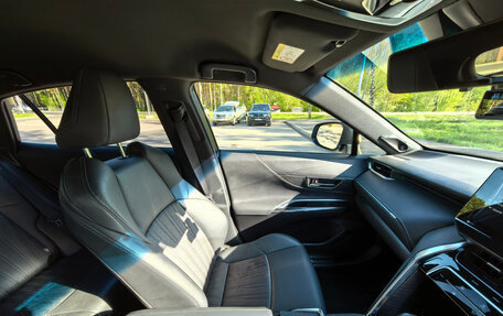 Toyota Harrier, 2021 год, 4 300 000 рублей, 21 фотография