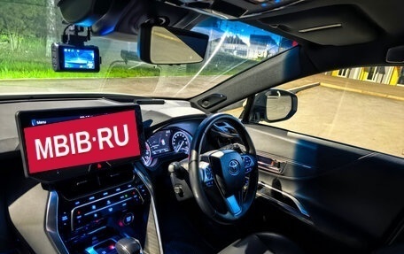 Toyota Harrier, 2021 год, 4 300 000 рублей, 28 фотография