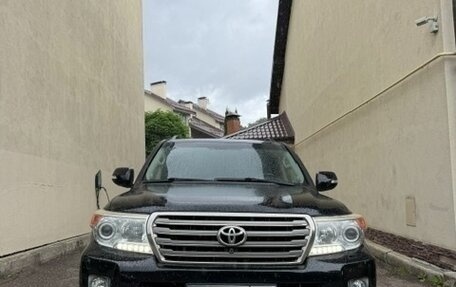 Toyota Land Cruiser 200, 2012 год, 3 050 000 рублей, 2 фотография
