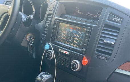 Mitsubishi Pajero IV, 2008 год, 1 590 000 рублей, 20 фотография