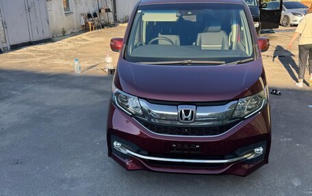 Honda Stepwgn IV, 2017 год, 2 400 000 рублей, 16 фотография