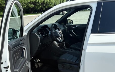 Volkswagen Tiguan II, 2021 год, 5 099 000 рублей, 6 фотография