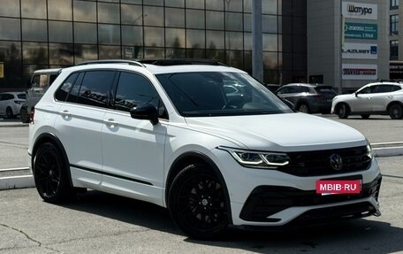 Volkswagen Tiguan II, 2021 год, 5 099 000 рублей, 2 фотография