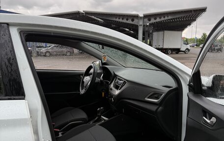 Hyundai Solaris II рестайлинг, 2019 год, 700 000 рублей, 10 фотография