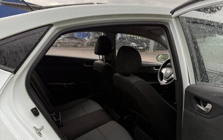 Hyundai Solaris II рестайлинг, 2019 год, 700 000 рублей, 9 фотография
