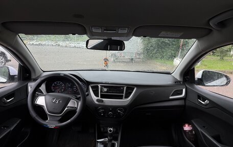 Hyundai Solaris II рестайлинг, 2019 год, 700 000 рублей, 13 фотография