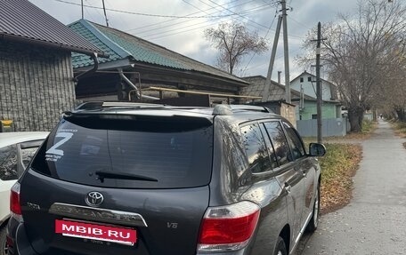 Toyota Highlander III, 2011 год, 1 800 000 рублей, 3 фотография