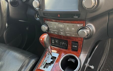 Toyota Highlander III, 2011 год, 1 800 000 рублей, 11 фотография