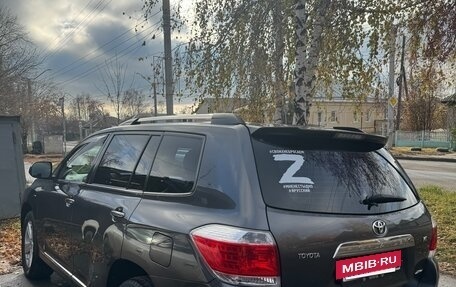 Toyota Highlander III, 2011 год, 1 800 000 рублей, 5 фотография