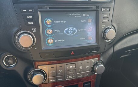 Toyota Highlander III, 2011 год, 1 800 000 рублей, 20 фотография