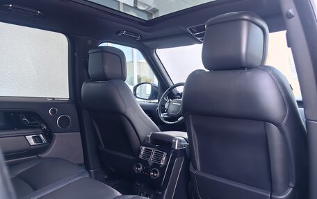 Land Rover Range Rover IV рестайлинг, 2018 год, 5 800 000 рублей, 18 фотография
