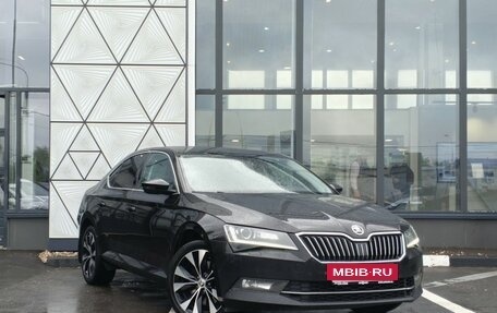 Skoda Superb III рестайлинг, 2018 год, 2 249 000 рублей, 3 фотография