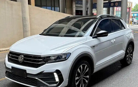 Volkswagen T-Roc I, 2023 год, 1 830 311 рублей, 5 фотография