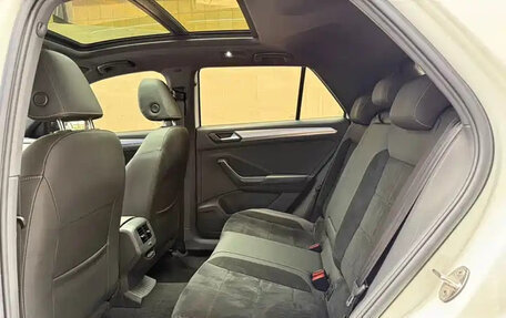 Volkswagen T-Roc I, 2023 год, 1 830 311 рублей, 16 фотография